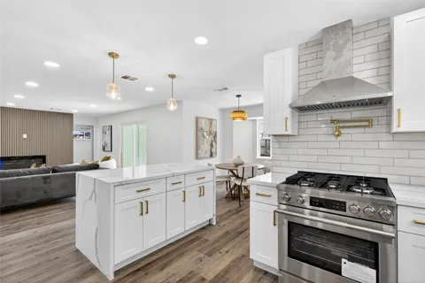 $540,000 | 5447 Darnell Street, Houston, TX 77096