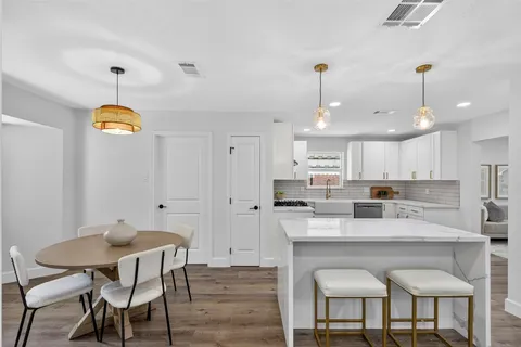 $540,000 | 5447 Darnell Street, Houston, TX 77096