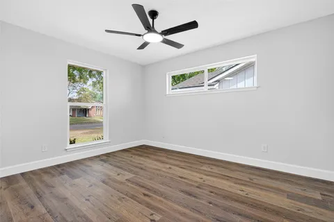 a view of a back yard of the house