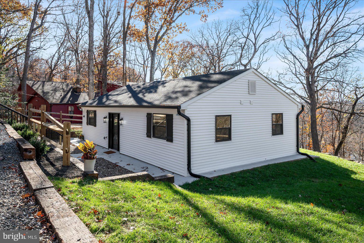 440 Redbud Lane Bluemont, VA 20135 - Photo 3 of 53