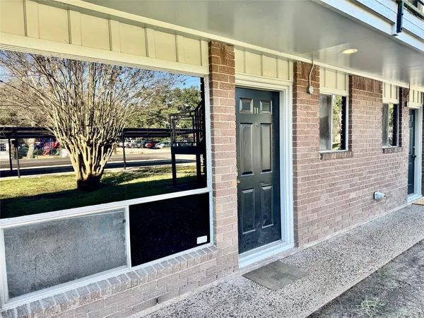 $1,050 | 2201 North Grand Boulevard, Unit 11, Pearland, TX 77581