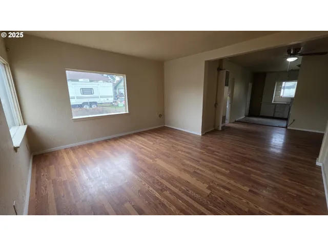 a black and white photo of a room