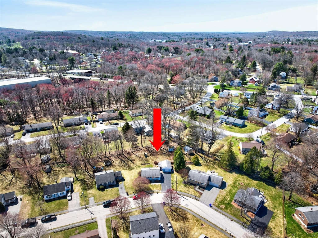 27 Robin Road Westborough, MA 01581 - Photo 17 of 23