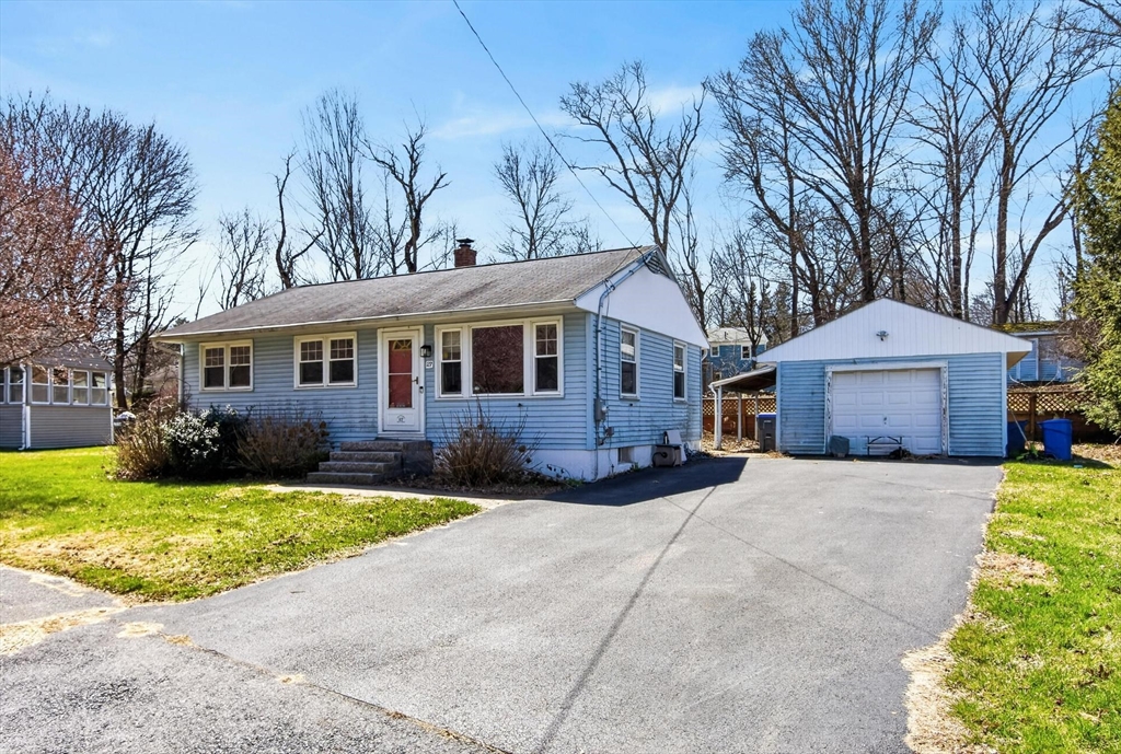 27 Robin Road Westborough, MA 01581 - Photo 2 of 23