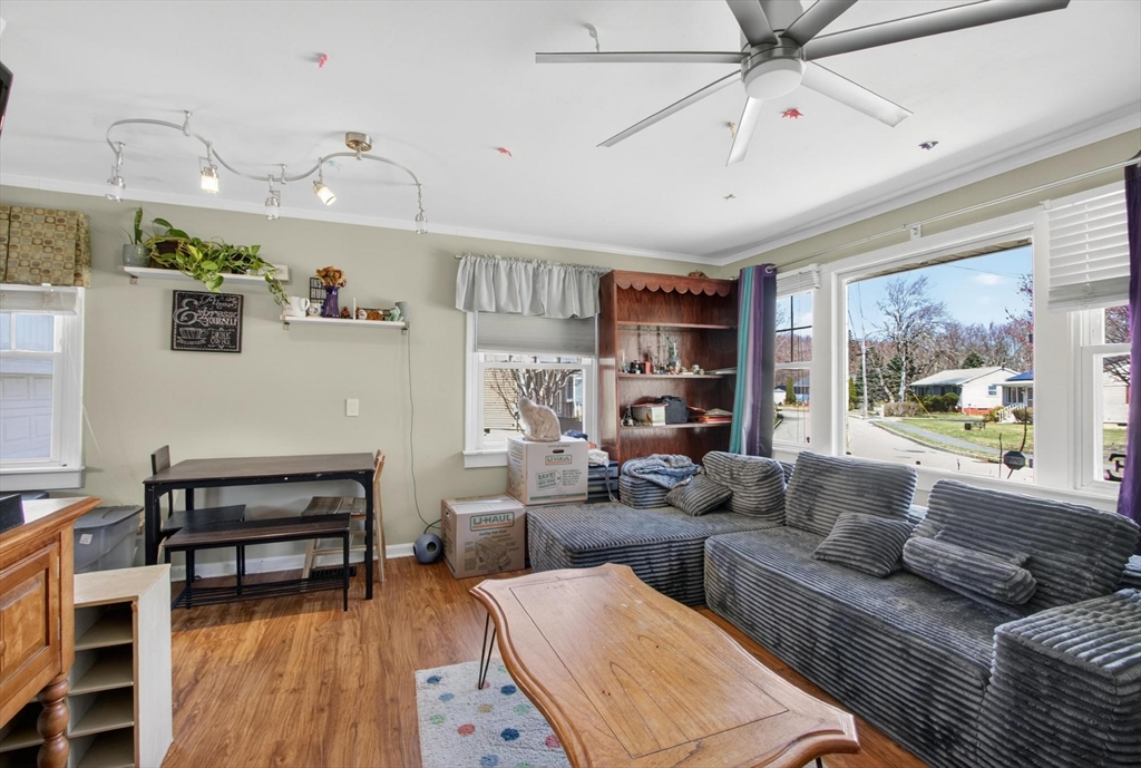 27 Robin Road Westborough, MA 01581 - Photo 8 of 23