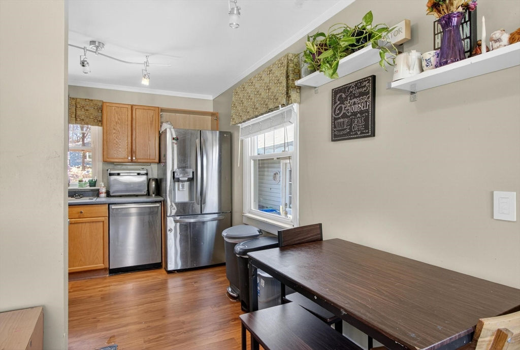 27 Robin Road Westborough, MA 01581 - Photo 10 of 23