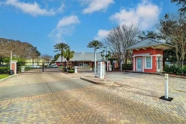 $2,850 | 136 Pompano Drive Southeast, Unit D, St. Petersburg, FL 33705