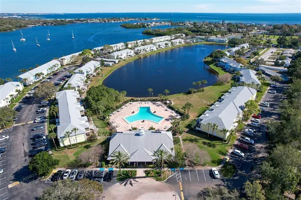 $2,850 | 136 Pompano Drive Southeast, Unit D, St. Petersburg, FL 33705