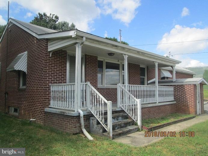 1788 Hanover Road Spring Grove, PA 17362 - Photo 4 of 17 Gallery Image 4