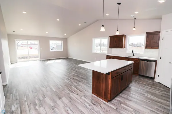 $329,900 | 1412 Prairie Lane, Wahpeton, ND 58075