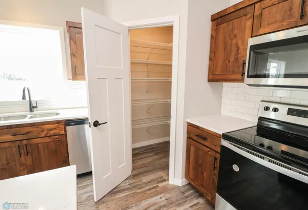 $329,900 | 1412 Prairie Lane, Wahpeton, ND 58075