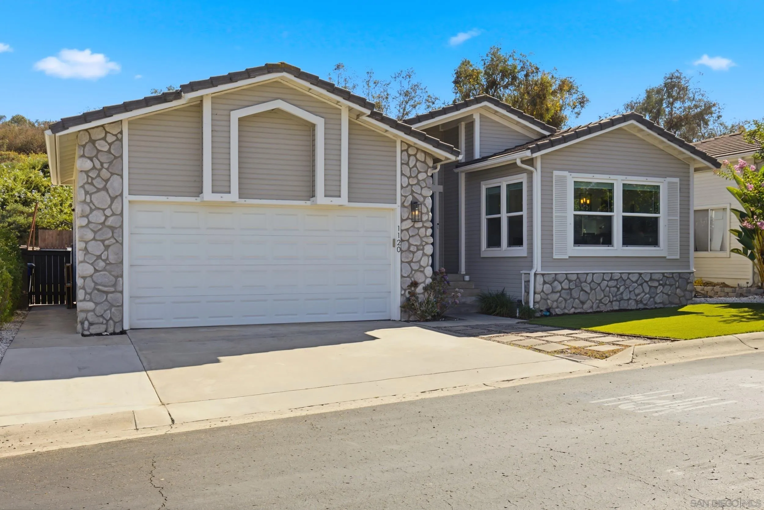 1120 Cottontail Road Vista, CA 92081 - Photo 2 of 24