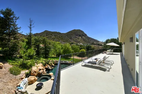 $2,840,000 | 29677 Mulholland Highway, Agoura Hills, CA 91301