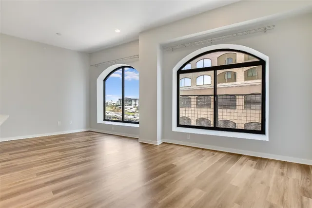 $2,500 | 507 Sabine Street, Unit 709, Austin, TX 78701