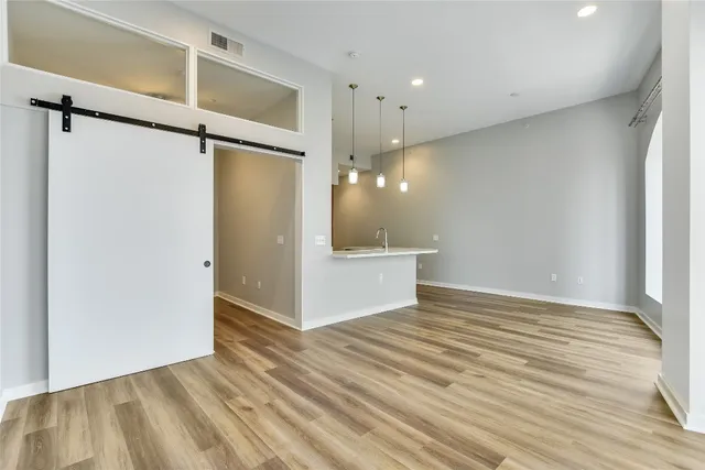 $2,500 | 507 Sabine Street, Unit 709, Austin, TX 78701