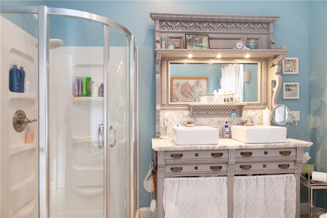 739 Wapping Road Portsmouth, RI 02871 - Photo 19 of 23 More master bath