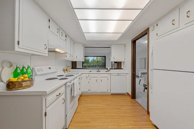 $149,000 | 9700 Portland Avenue South, Unit 237, Bloomington, MN 55420