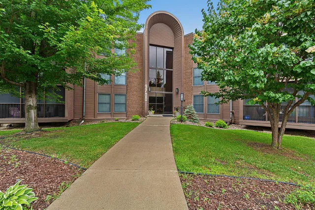 $149,000 | 9700 Portland Avenue South, Unit 237, Bloomington, MN 55420