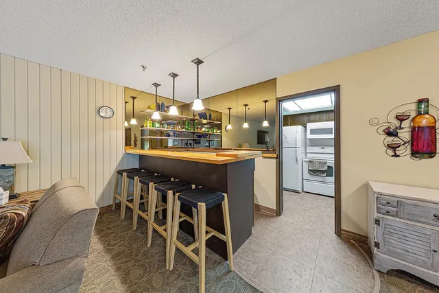 $149,000 | 9700 Portland Avenue South, Unit 237, Bloomington, MN 55420