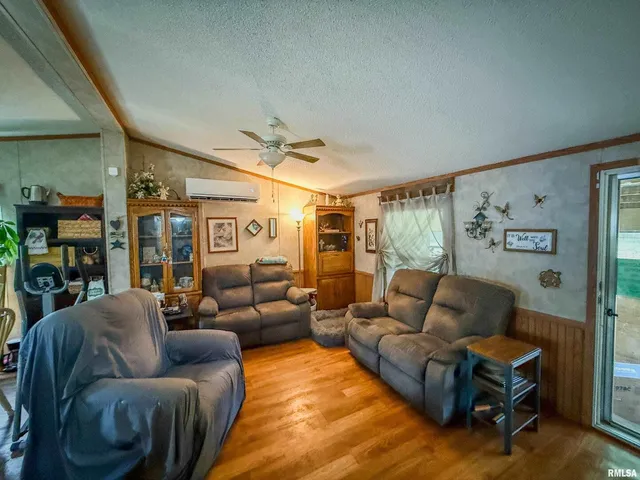 $85,000 | 325 East Webster Street, Herrin, IL 62948