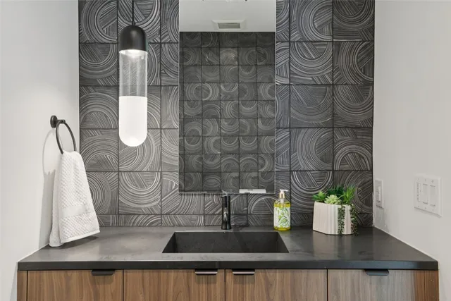 $2,850,000 | 2512 Ridgeview Drive, Austin, TX 78704