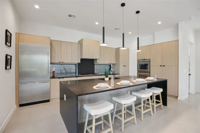 $2,850,000 | 2512 Ridgeview Drive, Austin, TX 78704