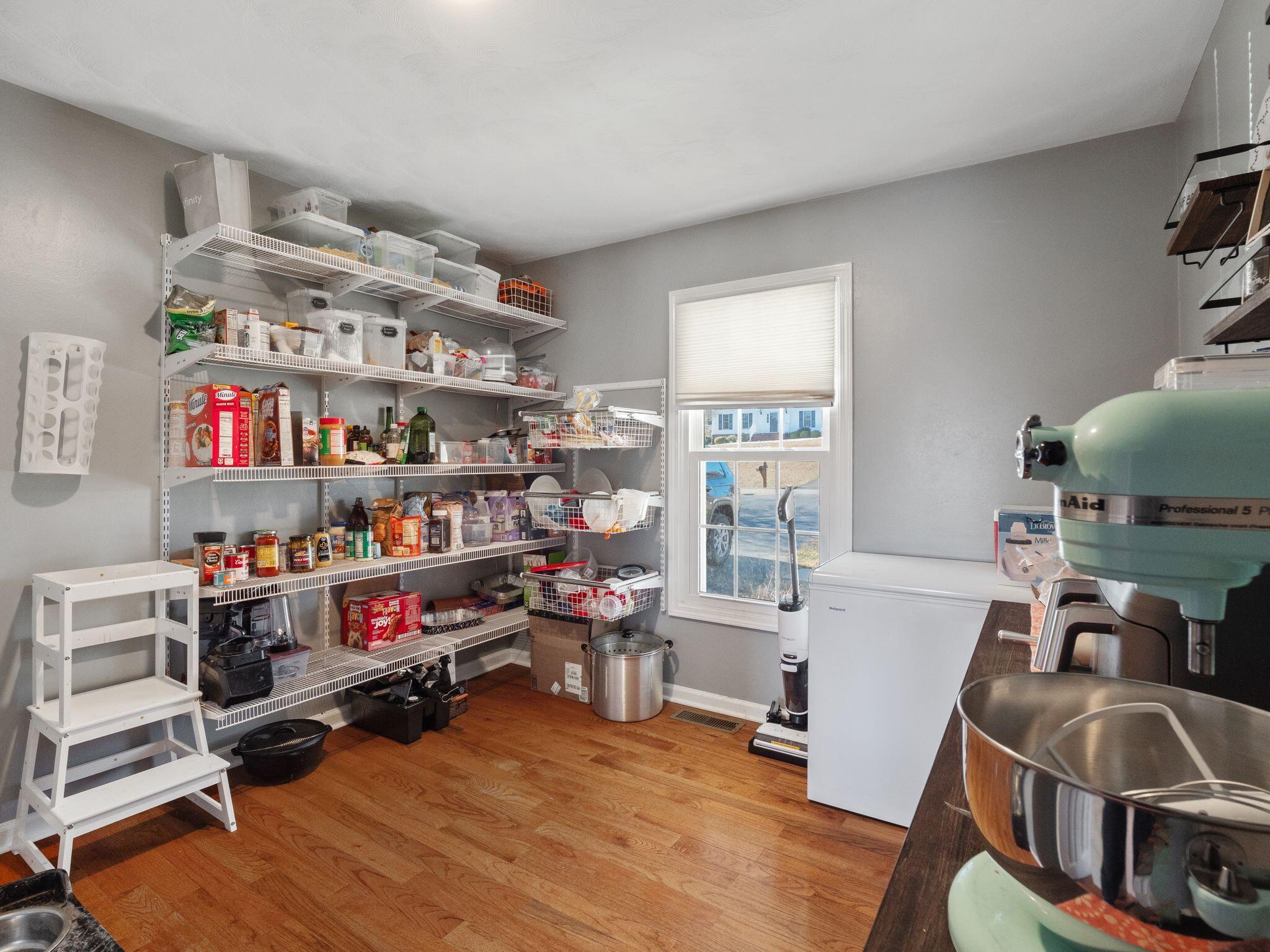 323 Winesap Road Roanoke, VA 24019 - Photo 15 of 36 15-323 Winesap Rd-MFW Media