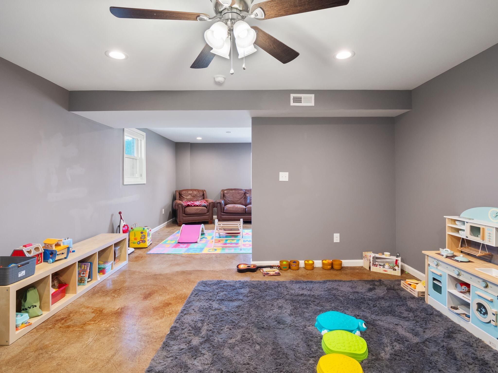 323 Winesap Road Roanoke, VA 24019 - Photo 26 of 36 26-323 Winesap Rd-MFW Media
