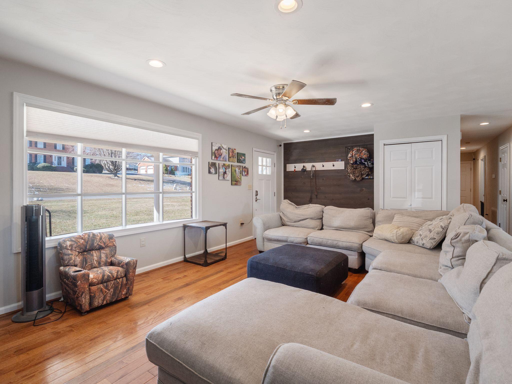 323 Winesap Road Roanoke, VA 24019 - Photo 7 of 36 07-323 Winesap Rd-MFW Media