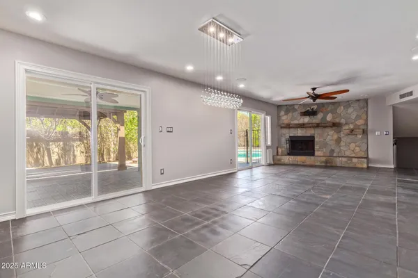 $4,995 | 1640 East La Jolla Drive, Tempe, AZ 85282