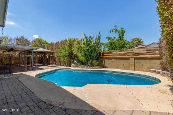 $4,995 | 1640 East La Jolla Drive, Tempe, AZ 85282