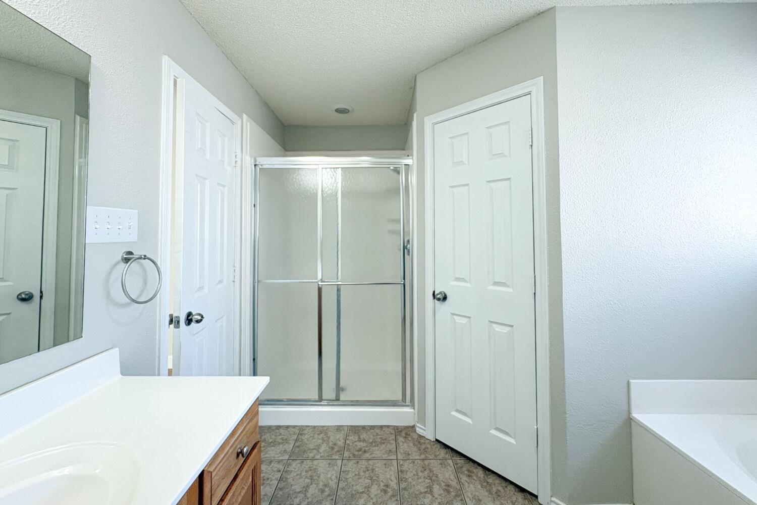 5822 90th Street Lubbock, TX 79424 - Photo 15 of 29 Primary Bathroom