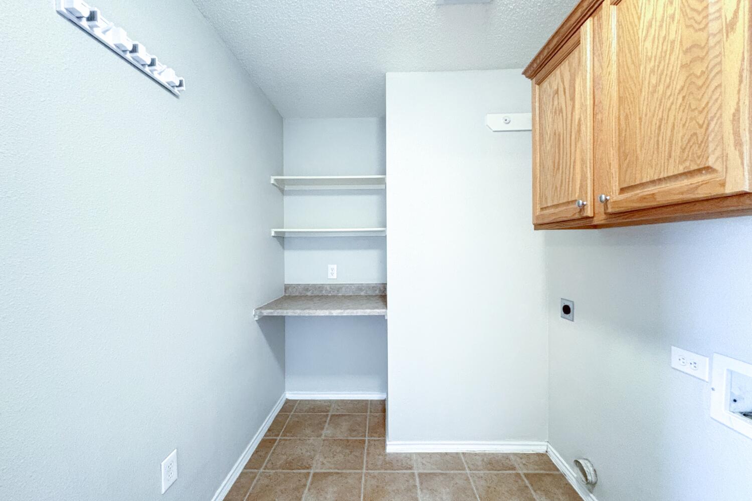 5822 90th Street Lubbock, TX 79424 - Photo 16 of 29 Utility Room