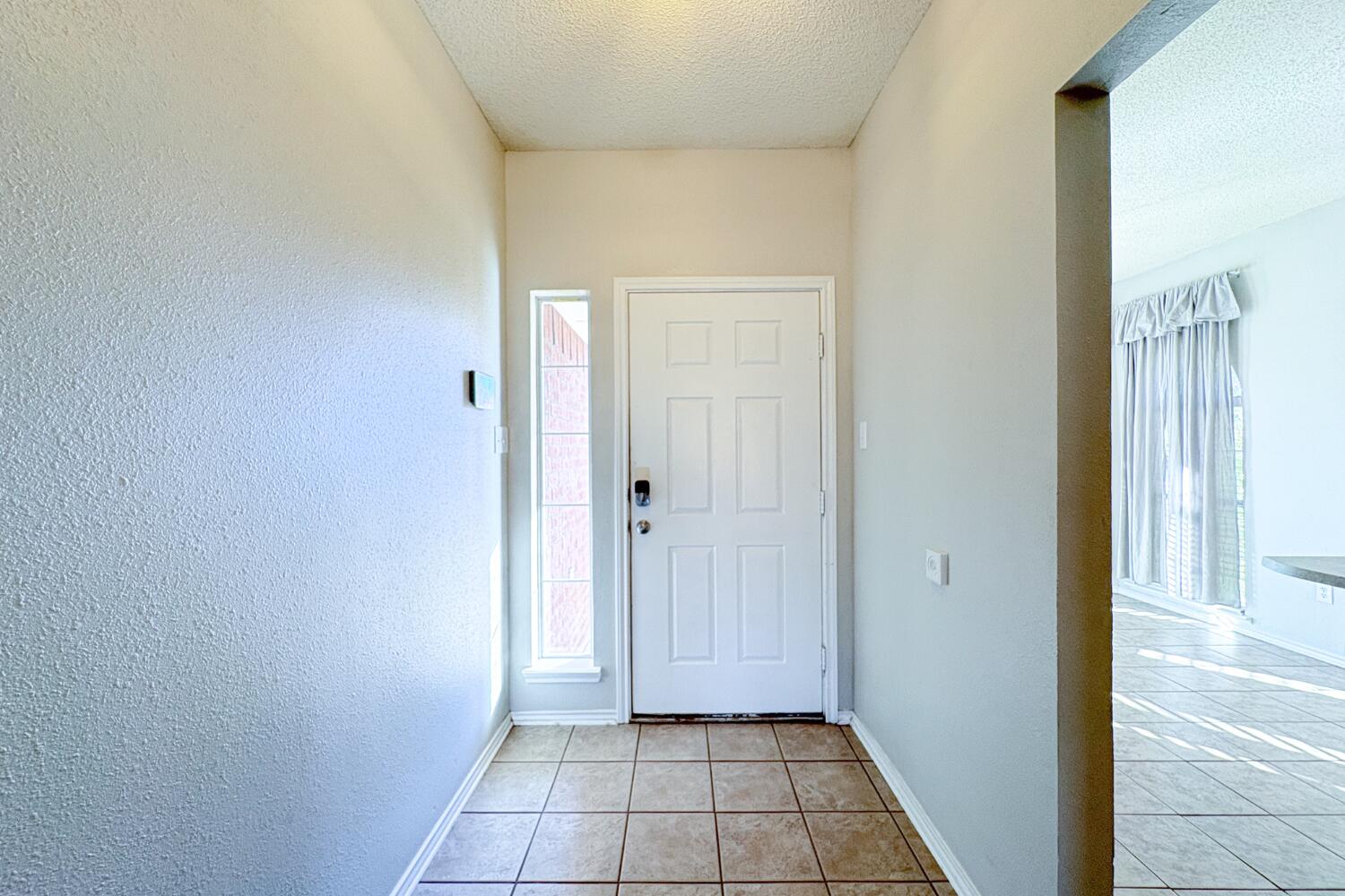 5822 90th Street Lubbock, TX 79424 - Photo 2 of 29 Entryway