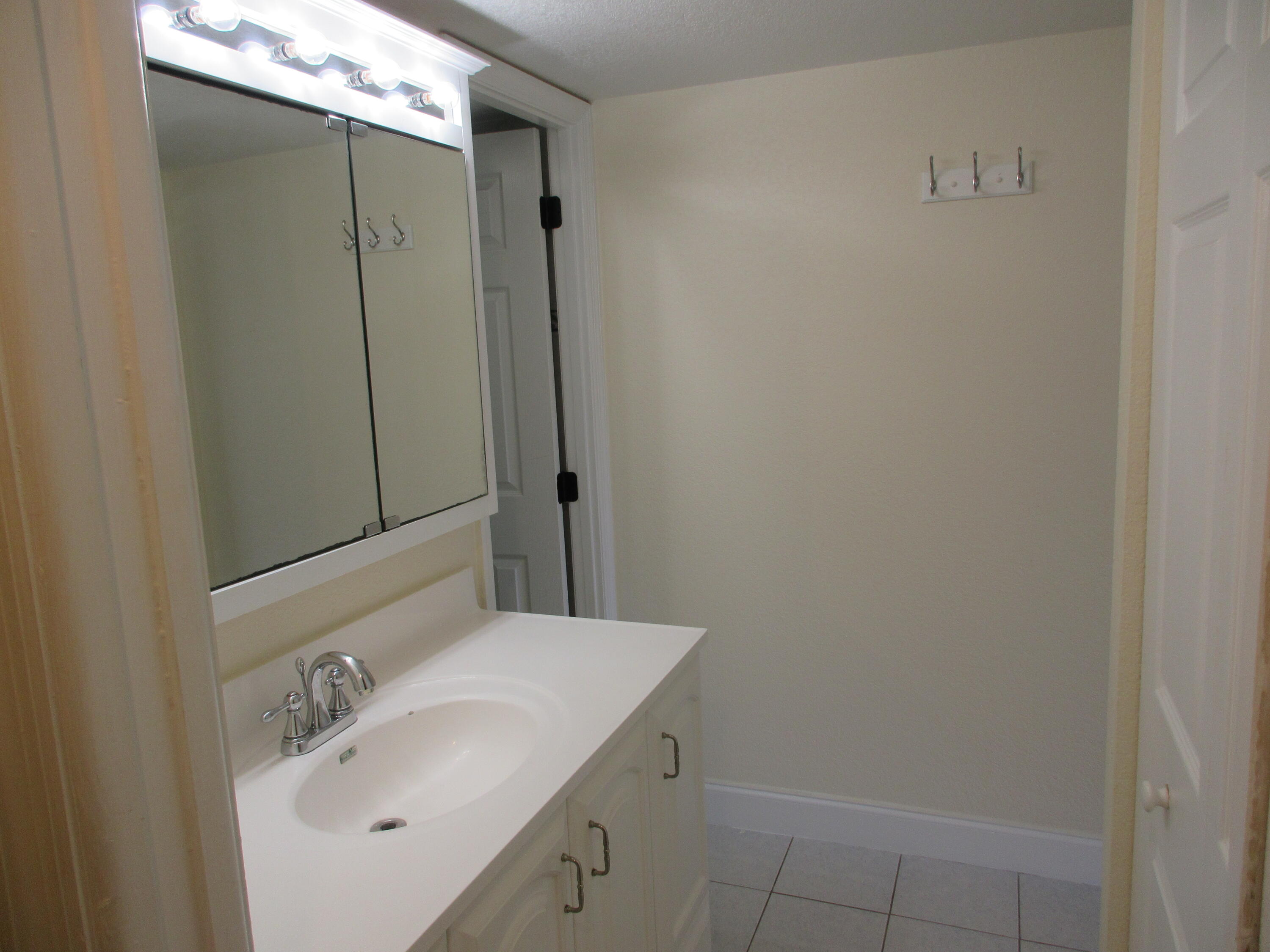 1401 North Riverside Drive, Unit 307 Pompano Beach, FL 33062 - Photo 27 of 29 IMG_0300