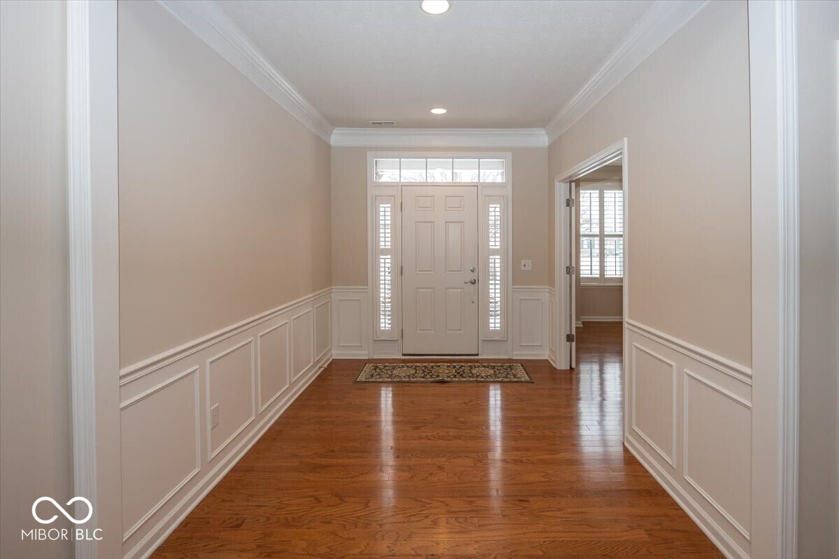16160 Brookmere Avenue Fishers, IN 46037 - Photo 4 of 50