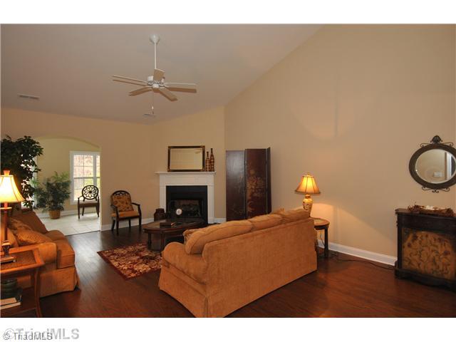 484 Crosswick Road Clemmons, NC 27012 - Photo 3 of 13 Den/Family/Great Room. with gas logs