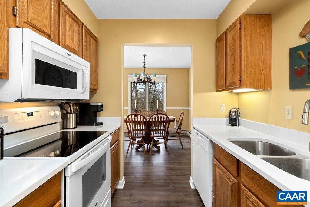 2049 Stone Ridge Roseland, VA 22967 - Photo 10 of 46 Gallery Image 10