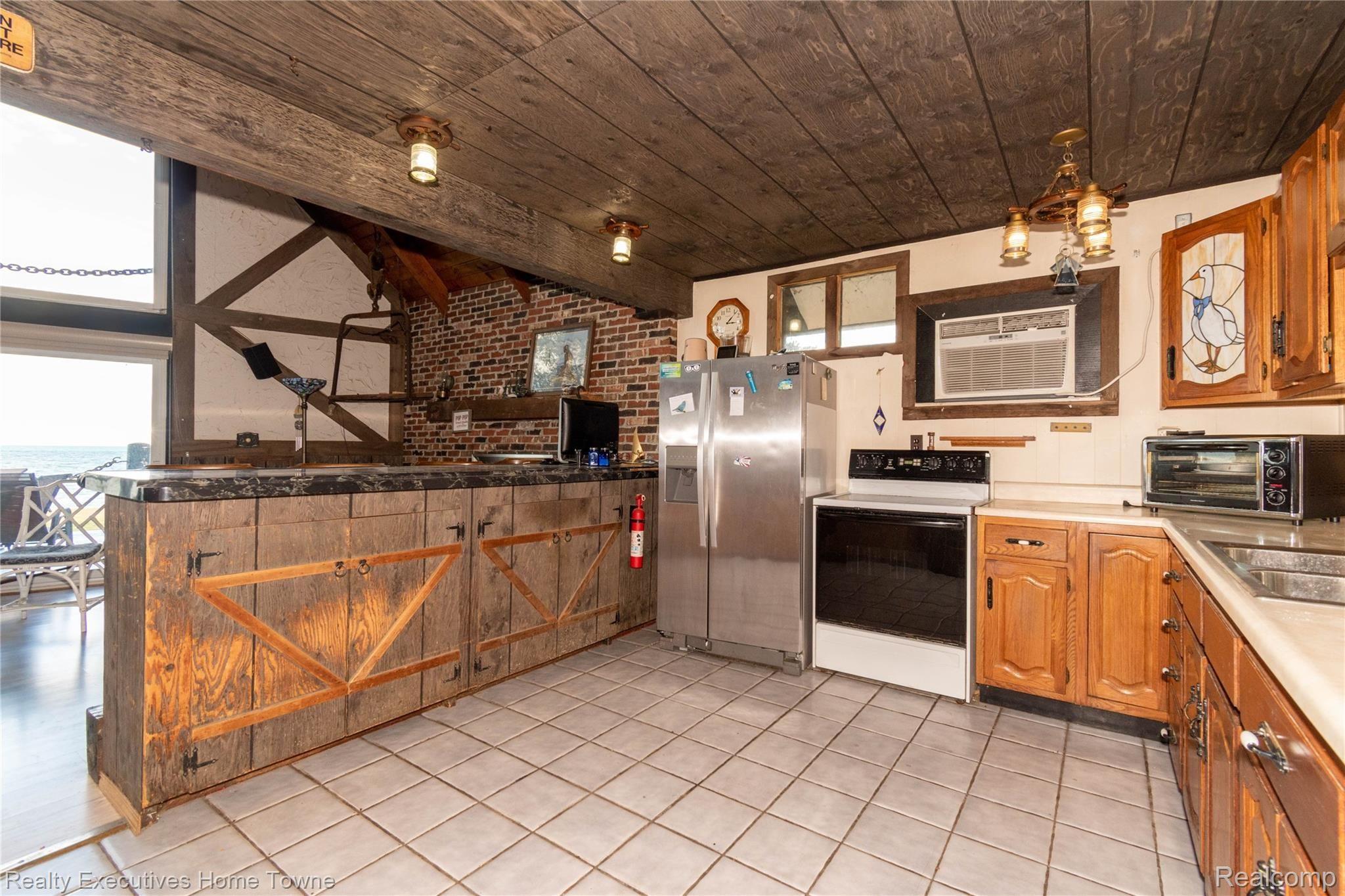 8281 Lakeshore Road Lexington, MI 48450 - Photo 11 of 29 Kitchen