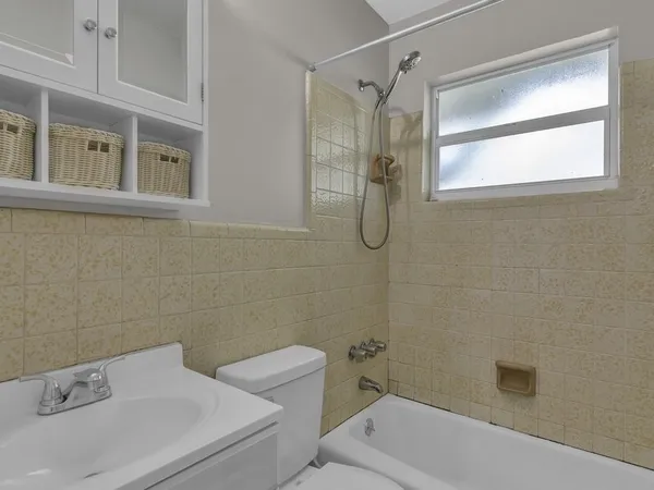 $1,500 | 2036 19th Street, Unit 2, Vero Beach, FL 32960