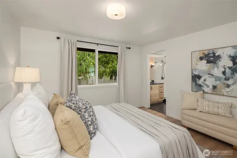 $919,950 | 19401 30th Avenue Northeast, Lake Forest Park, WA 98155