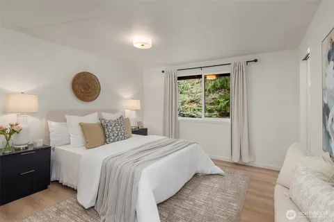 $919,950 | 19401 30th Avenue Northeast, Lake Forest Park, WA 98155