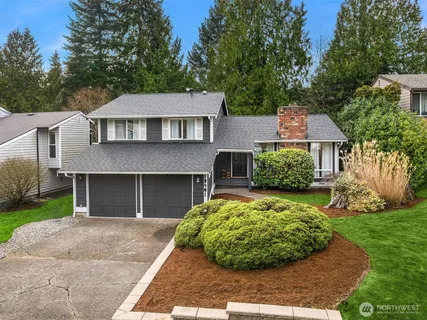 $919,950 | 19401 30th Avenue Northeast, Lake Forest Park, WA 98155