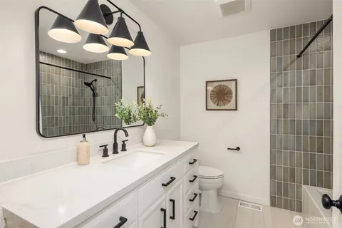 $919,950 | 19401 30th Avenue Northeast, Lake Forest Park, WA 98155