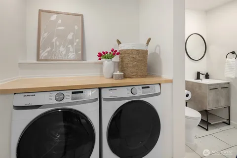 $919,950 | 19401 30th Avenue Northeast, Lake Forest Park, WA 98155