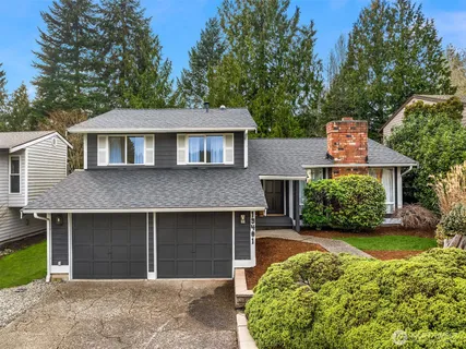 $919,950 | 19401 30th Avenue Northeast, Lake Forest Park, WA 98155