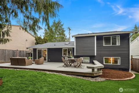 $919,950 | 19401 30th Avenue Northeast, Lake Forest Park, WA 98155