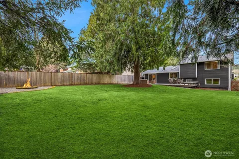 $919,950 | 19401 30th Avenue Northeast, Lake Forest Park, WA 98155