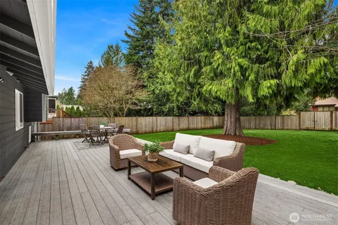 $919,950 | 19401 30th Avenue Northeast, Lake Forest Park, WA 98155