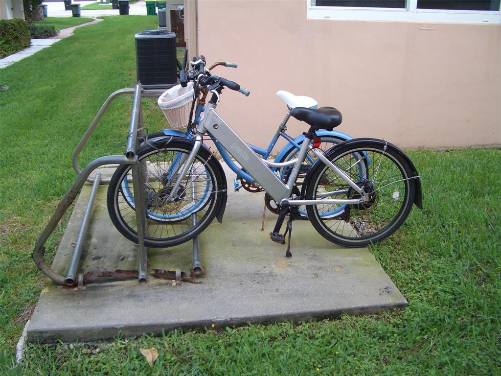2737 Northeast 28th Street, Unit 7W Lighthouse Point, FL 33064 - Photo 15 of 15 a view of a room with gym equipment